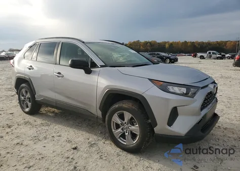 2022 Toyota Rav4 Le z USA, uszkodzony, nr VIN JTMLWRFV5ND564956